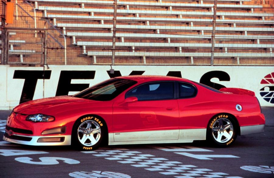  Chevrolet Intimidator Concept 2003 года  (фото 3 из 3)